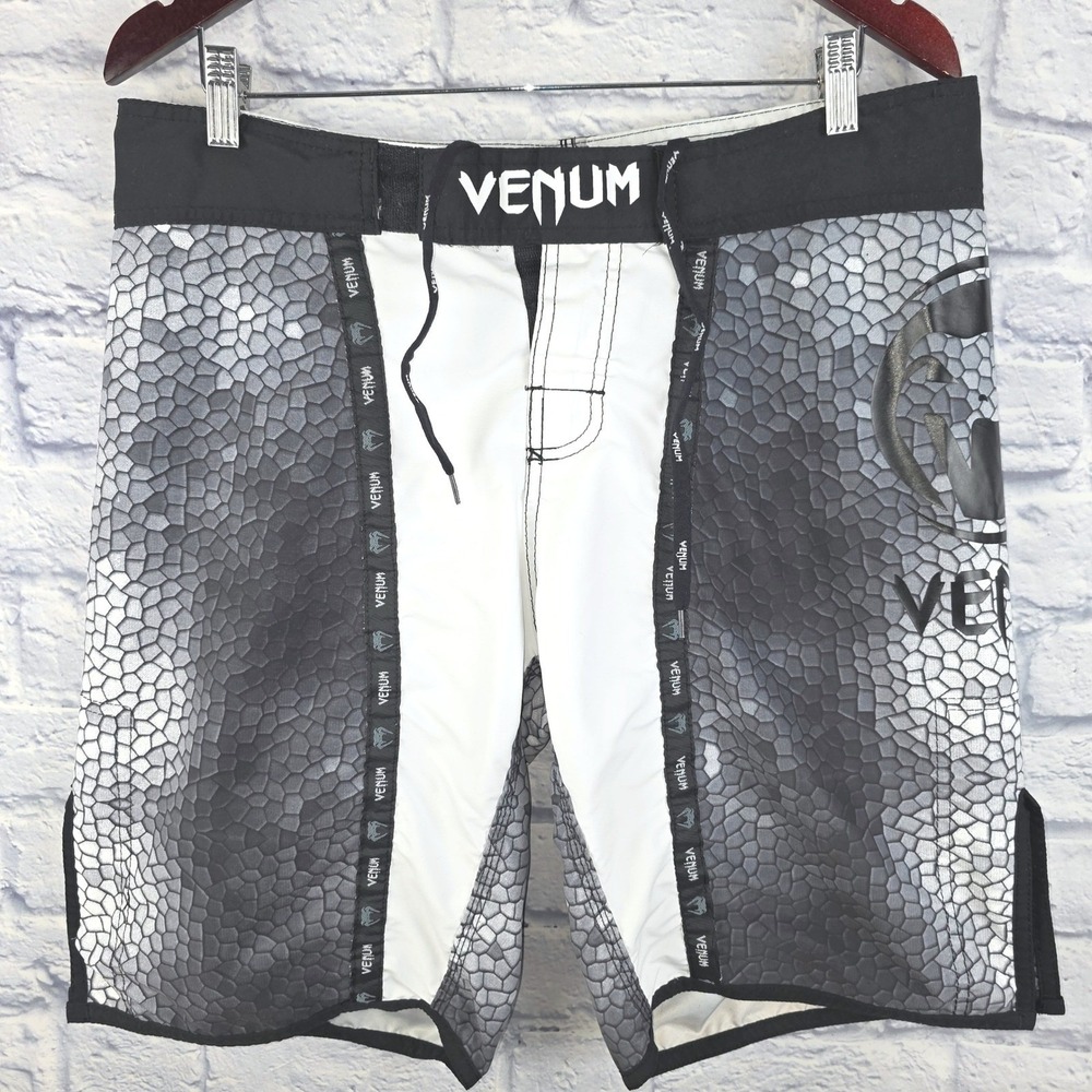 Venum MMA Fight Shorts Men Grey White Scale Pattern Board Shorts Training Medium